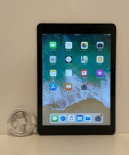 Apple iPad Air 1st Generation 16GB, Wi-Fi, 9.7 in - Space Gray - Good Condition