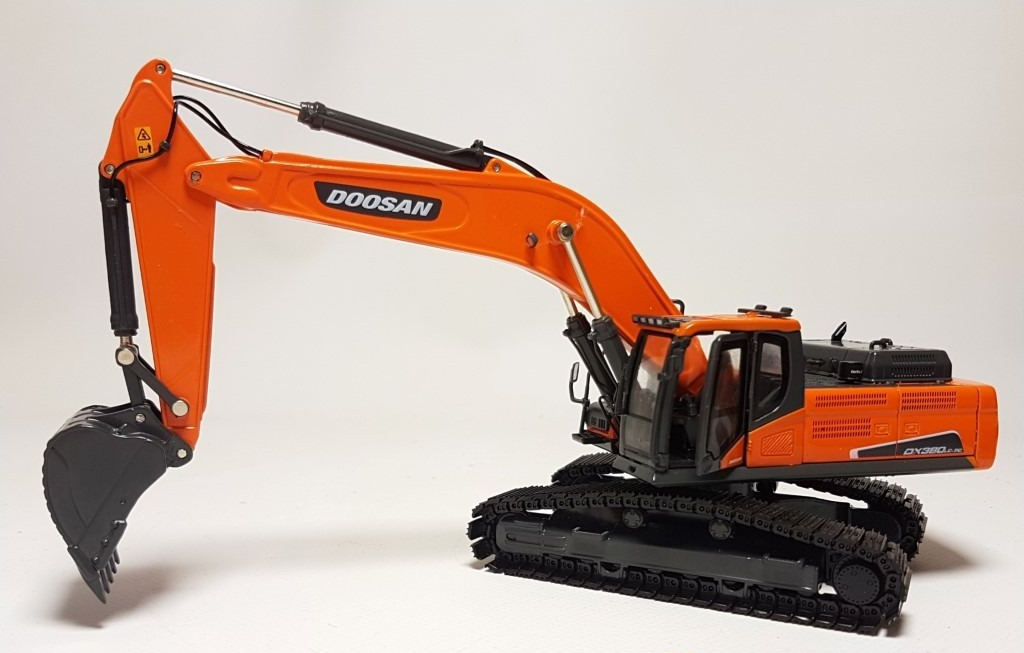 1:50 Diecast Doosan DX220LC-9C - EXCAVATOR-TRACK - Diecast 1:50 Diecast Doosan DX220LC-9C - EXCAVATOR-TRACK - Diecast
