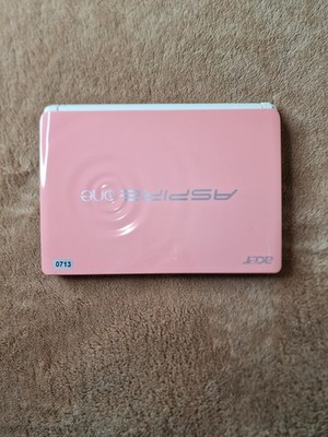 Acer Aspire One Happy2-1300pp ZE6 Laptop For Parts Damaged Screen Read Descripti