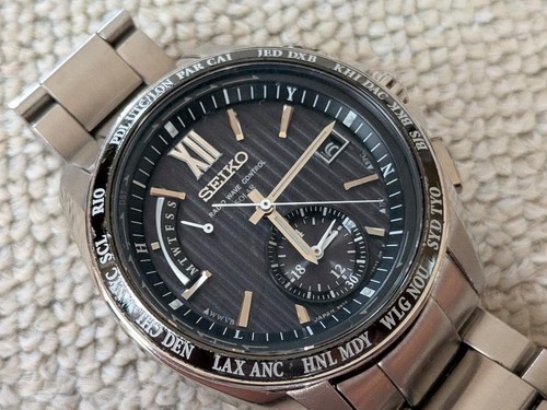 Seiko Brightz 8B54-0AW0 SAGA145 World Temps Jour Date Solaire Homme Montre Auth - Photo 4 sur 8