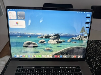 Apple MacBook Pro 16''   Intel Core i9 / 16GB RAM / 500GB SSD