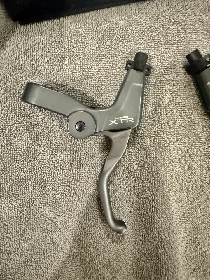 Palancas de freno delanteras y traseras Shimano XTR BL-M950 para V-Brake - bicicleta de montaña años 90 Foto 2 de 4