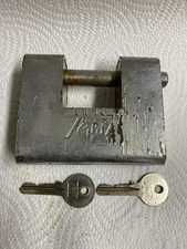 Big Tessi Padlock