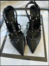 Valentino Rockstud Heels, Black Patent Leather |EUR size 38.5 US size 8 | Pumps