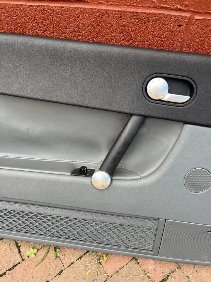 2000-2006 AUDI TT Left & Right Door Panel Set - Grey and Black - Image 3 of 4