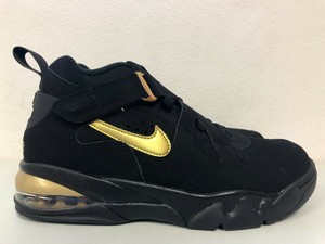black and gold barkleys