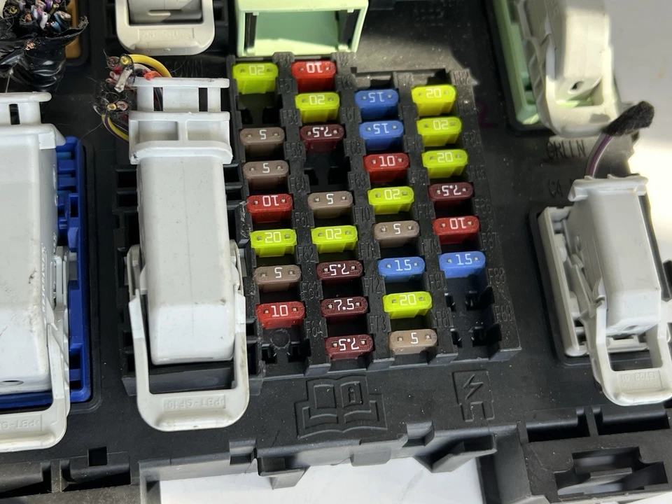 2018 FORD ESCAPE BODY CONTROL INTERIOR FUSE BOX GV6T-14A073-JK OEM - Image 2 of 4