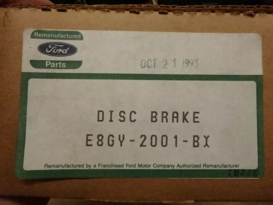 Nuevas pastillas de freno delanteras OEM 1991-94 Capri 1986-89 Mazda 323 E8GY-2001-B Foto 4 de 4