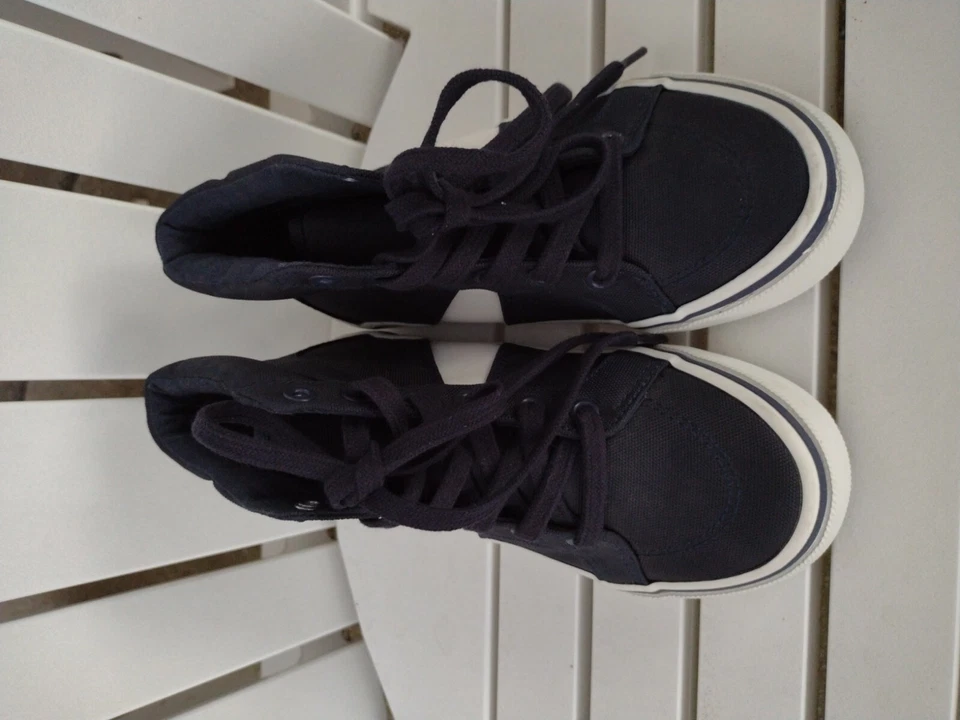 Old Navy Boys High Top Sneaker Size 13 Navy Blue White Shoe - Image 3 of 4