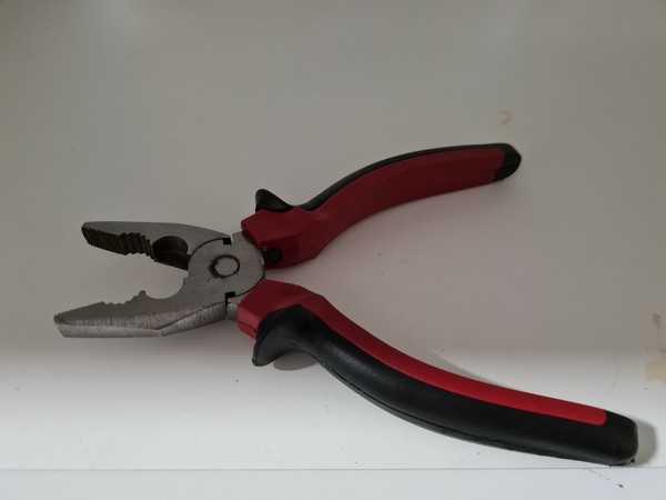 Kombizange 175 Mm Kombinationszange Zange Flachzange M. Seitenschneider Funktion-image