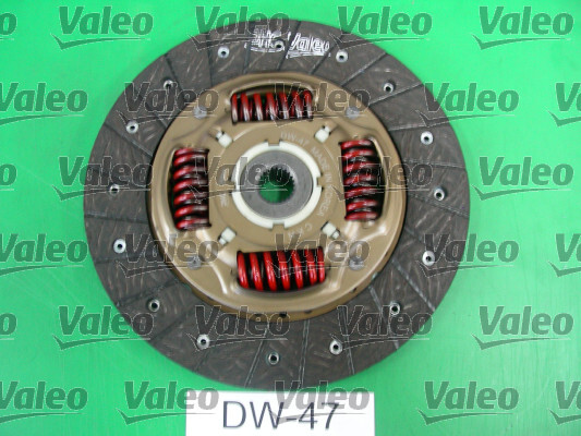 Kit d'embrayage Valeo 826787 pour réparer une pédale dure ou qui patine