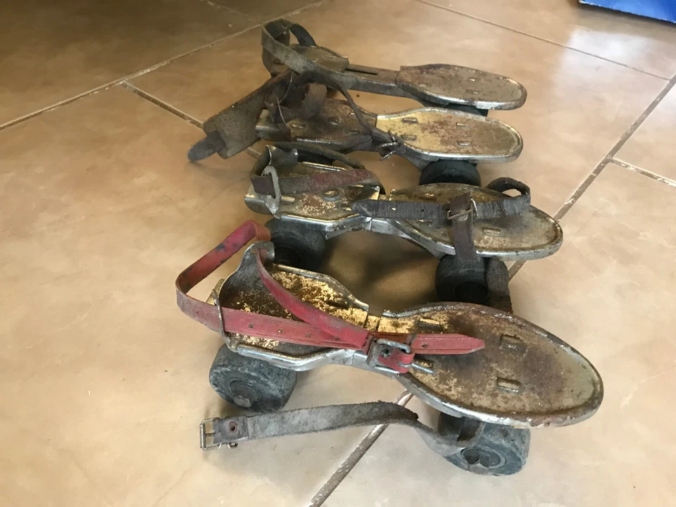 2 PAIRES ANCIEN PATIN A ROULETTE CHROME - Photo 4/4