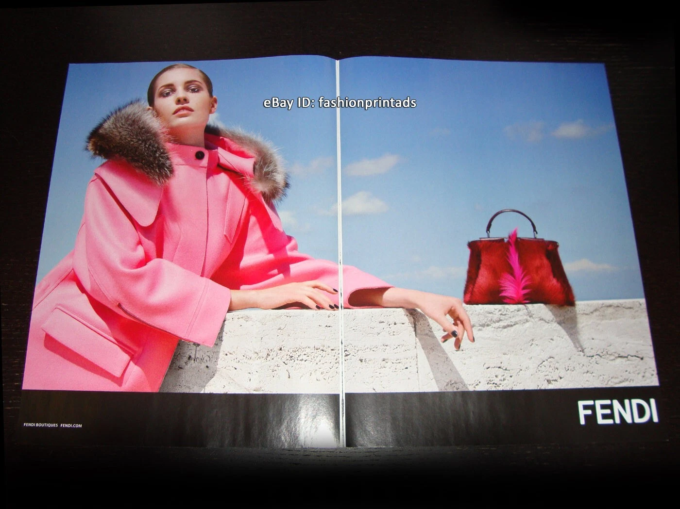 FENDI 2 pagine PRINT AD autunno 2014 NADJA BENDER pelliccia di gazzella Peekaboo mini borsa ROSA
