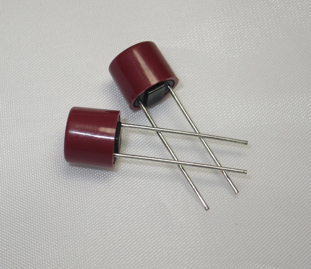 2X 0034.6922 Sicherung: Schmelz träge 5A 250VAC TR5 MXT SCHURTER 2X 0034.6922 Sicherung: Schmelz träge 5A 250VAC TR5 MXT SCHURTER