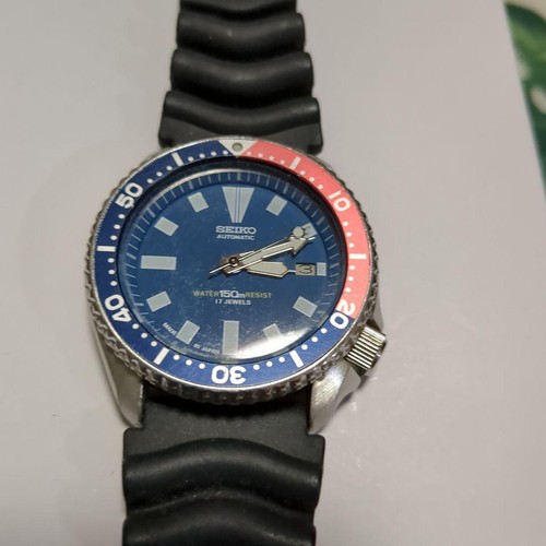 SEIKO AUTOMATIC DIVER 7002-7001 (823 - Picture 1 of 3