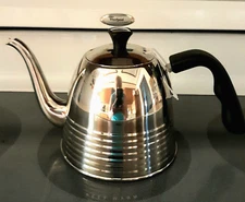 TEA KETTLE STAINLESS STEEL WITH INFUSER BASKET 1 QT NEW