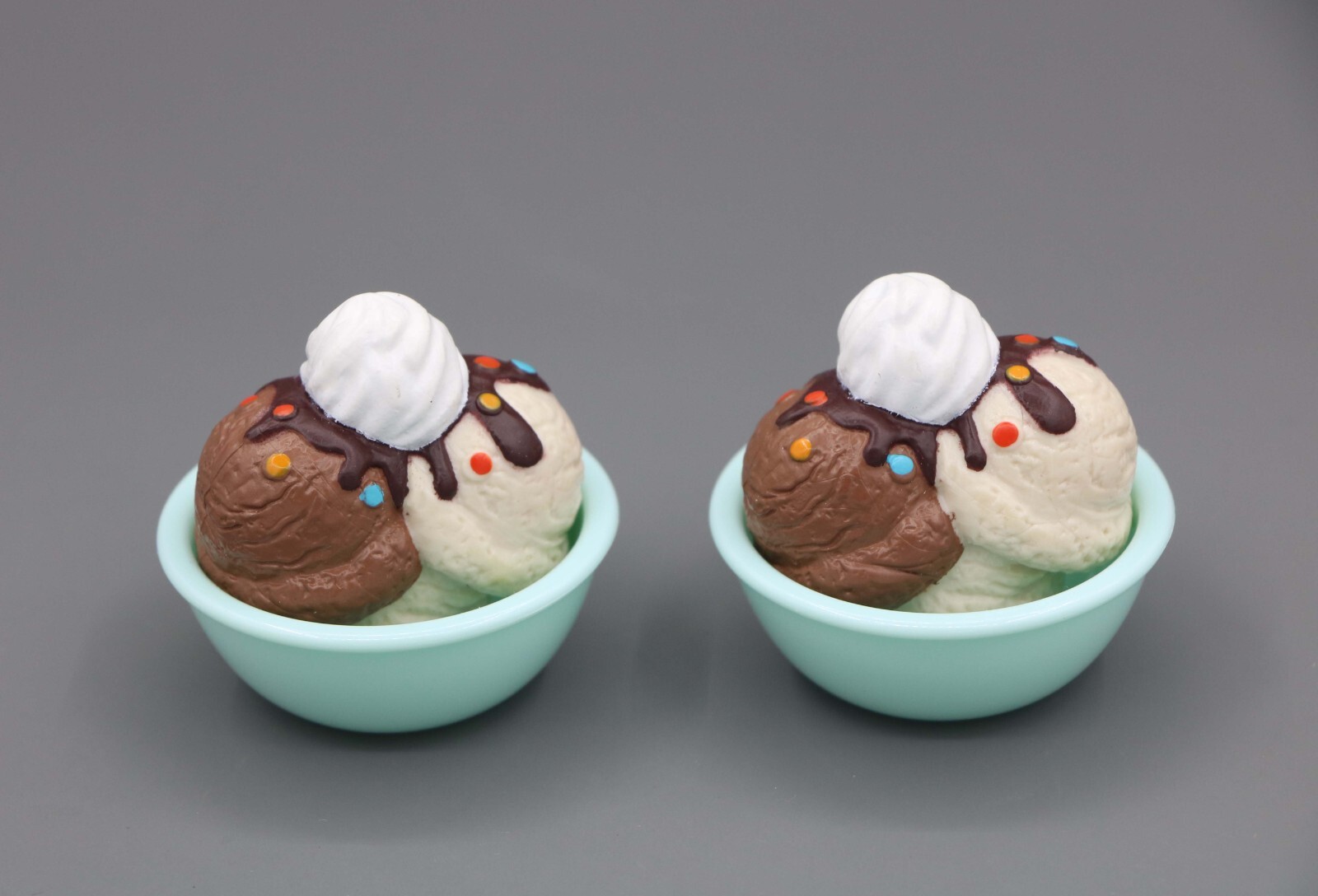 American Girl 2 sets of ice cream & bow from Pizza Party set for 18'' doll