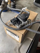 US New OEM Nitrogen Oxide NOx Sensor For Cummins 15.0L 11.9L 4326874 Outlet