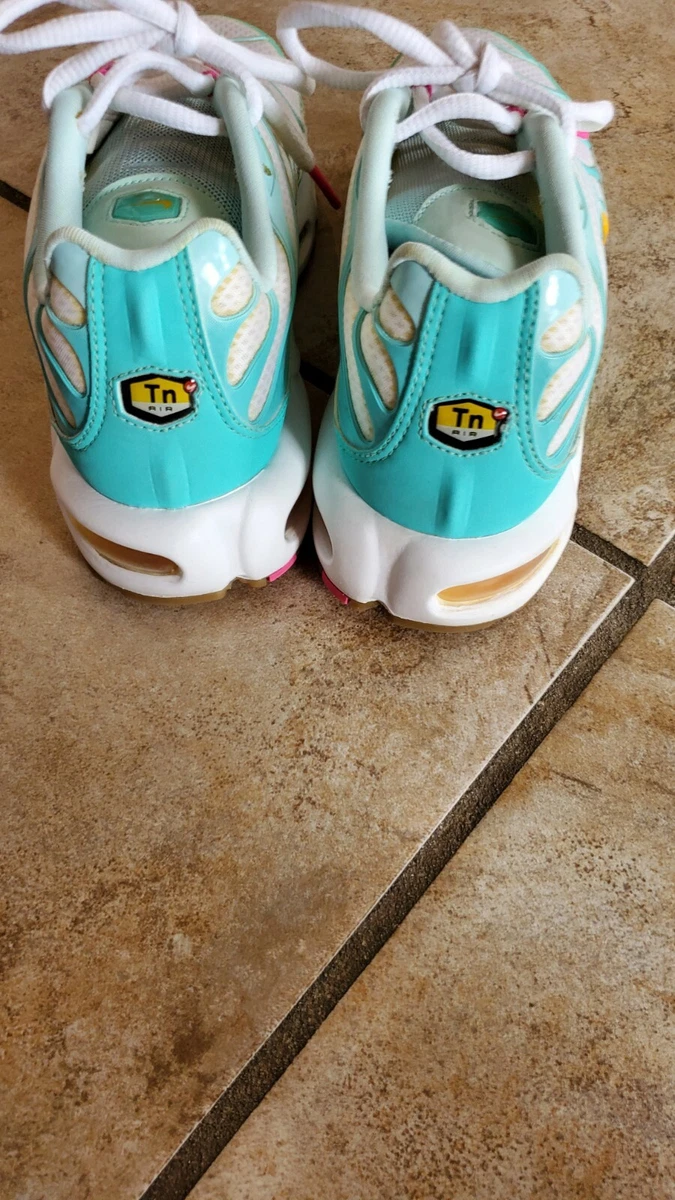 nike air max plus 3 gold