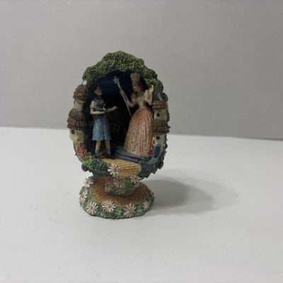Wizard Of Oz ''Welcome To Munchkinland'' Collectible Egg Retired Franklin Mint  98