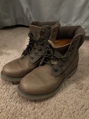 Very Unique Women s Timberland Boots Tan/Green Color. Size 7