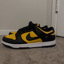 Nike Dunk Low sneakers in a Black and Univers...