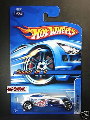 Hot Wheels 2006 #174 Sweet 16 II WHITE,5SP - Picture 1 of 3