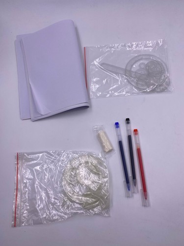 Spirograph Deluxe Tin Set Disegni a Spirale Giocattoli Incastro Ingranaggi Ruote 27X - Foto 12 di 14