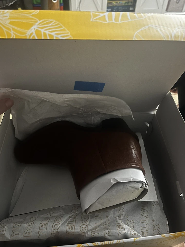Caja Amarilla Cuero Velta Marrón. Botines Mujer. Nuevo en caja talla 8 Foto 2 de 4