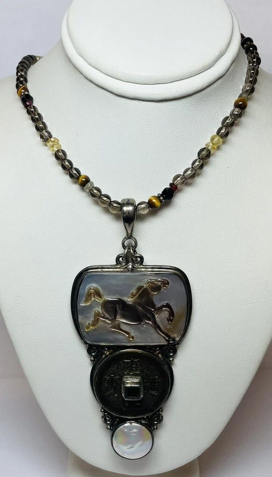 "Collar colgante caballo madreperla cuentas marrones plata esterlina 925 Sajen 18""" Foto 3 de 4