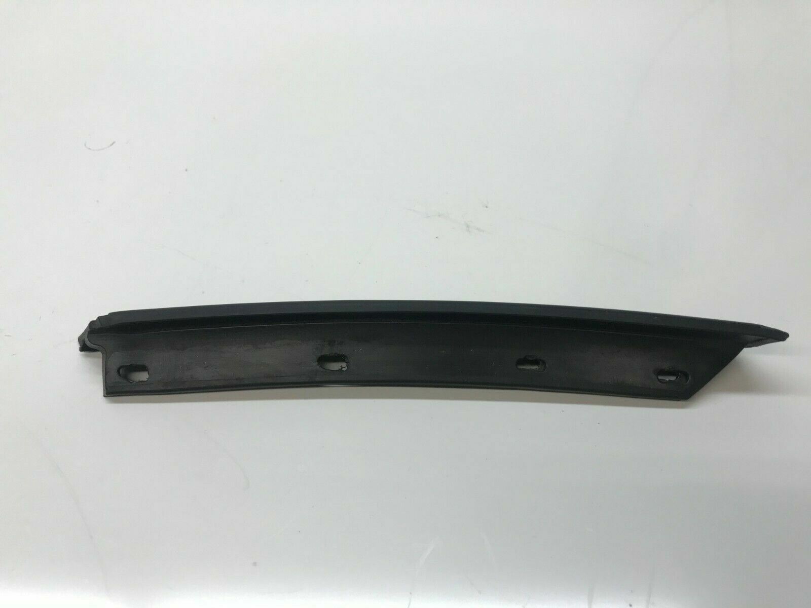 LAMBORGHINI GALLARDO DRIVER DOOR LEFT GUIDE WEATHERSTRIP SEAL OEM 400837439