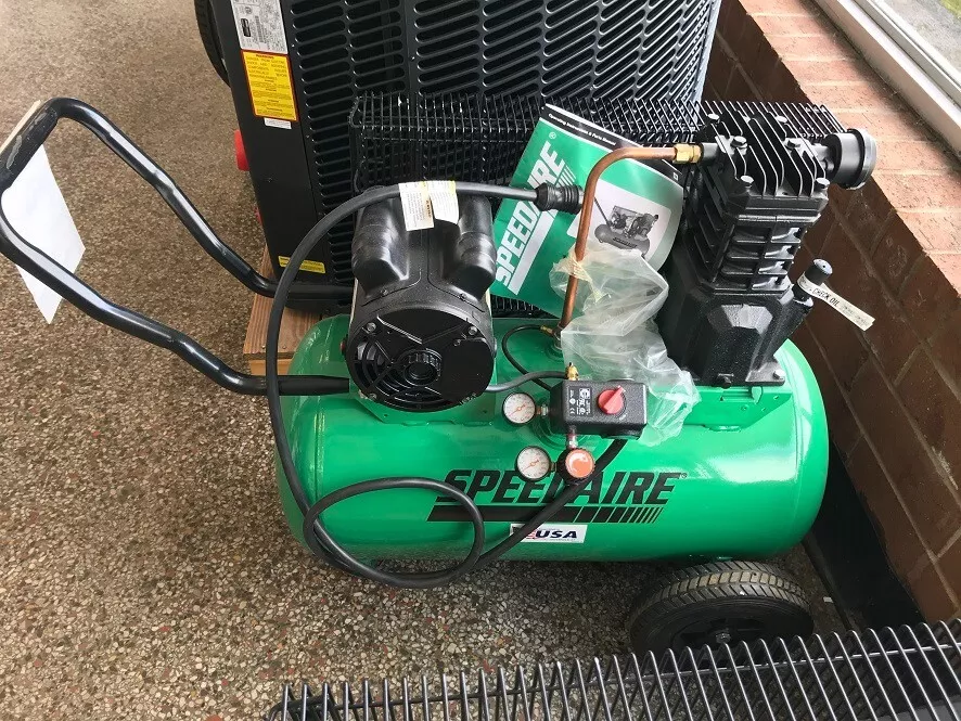Oil lubricated 2024 portable air compressor