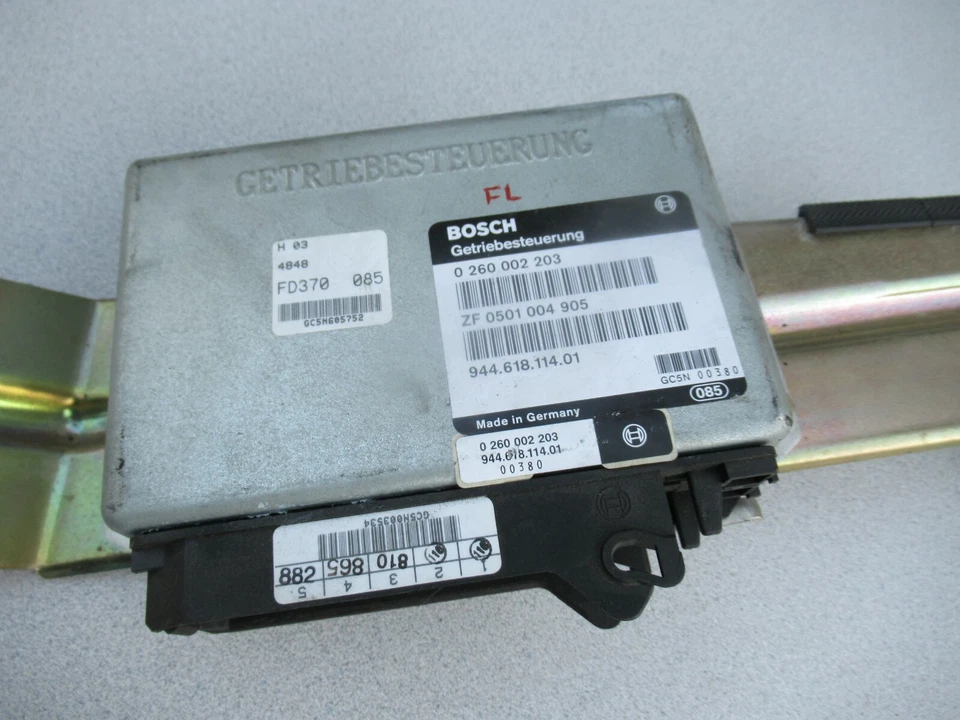 Porsche 968 Tiptronic Aut. Transmission Control Module BOSCH 0 260 002 203 Foto 2 de 4