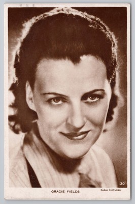 Gracie Fields Film Movie Star Echtfoto RPPC Postkarte