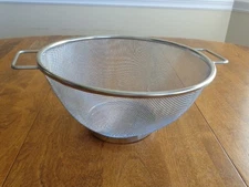 STAINLESS MESH COLANDER STRAINER