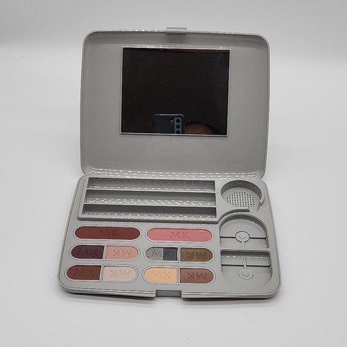 Mary Kay Signature Color Palette Compact 9071 mit Lidschatten