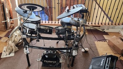 Roland TD-20KV/20SV V-Drum COMPLETE KIT W/ Monitors & Accessories Roland TD-20KV/20SV V-Drum COMPLETE KIT W/ Monitors & Accessories