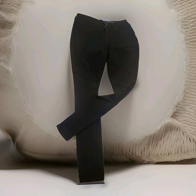 Ladies Levi  Gold Black Mid-Rise skinny size 6Long. Measurements in pics