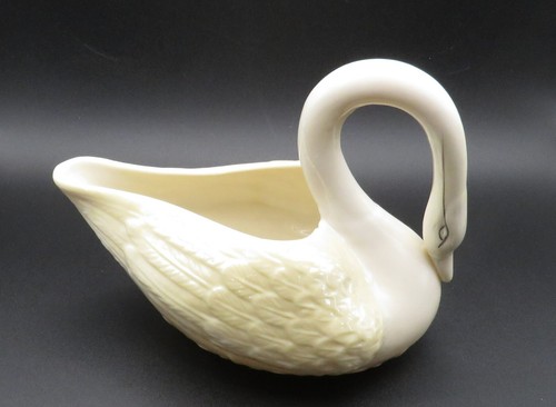 BELLEEK SWAN IRISH POTTERY - Picture 5 of 9