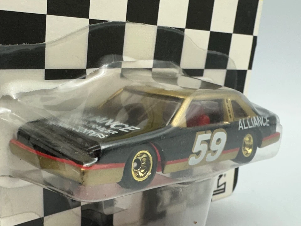 ERTL 1992 NASCAR #59 Robert Pressley Alliance Oldsmobile, 1:64, nuevo en caja Foto 3 de 4