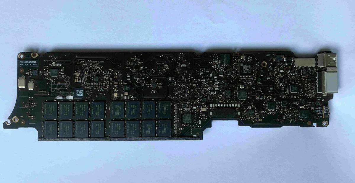 820-3208-A 1.7 GHz i5 4GB RAM MacBook Air 11