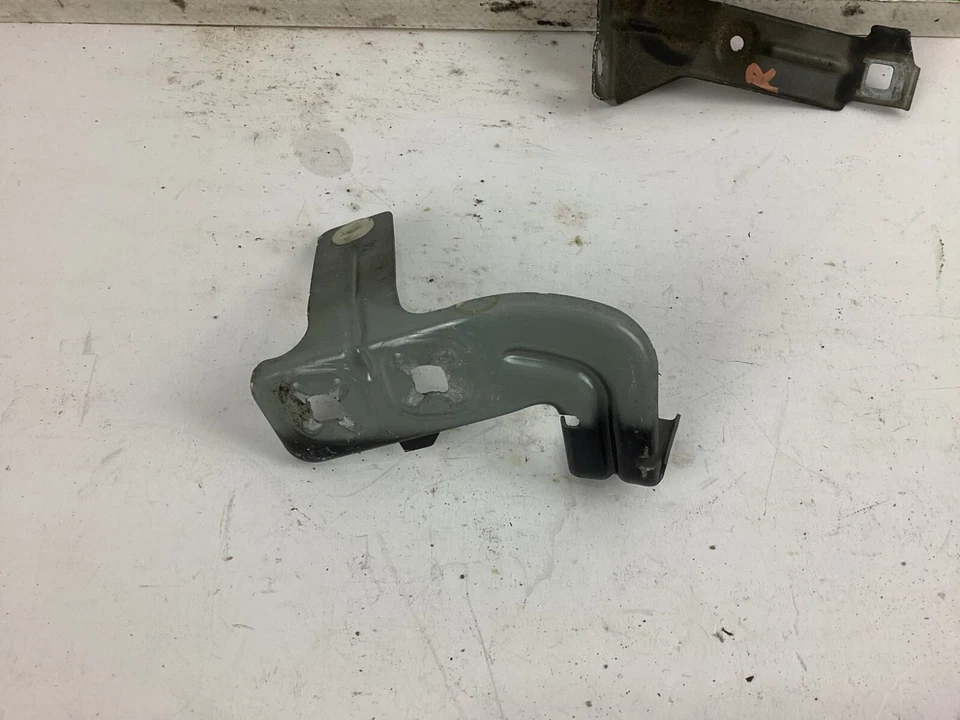 2012 - 2015 BMW 320i xDrive Front Left & Right Side Fender Support Bracket OEM - Image 3 of 4