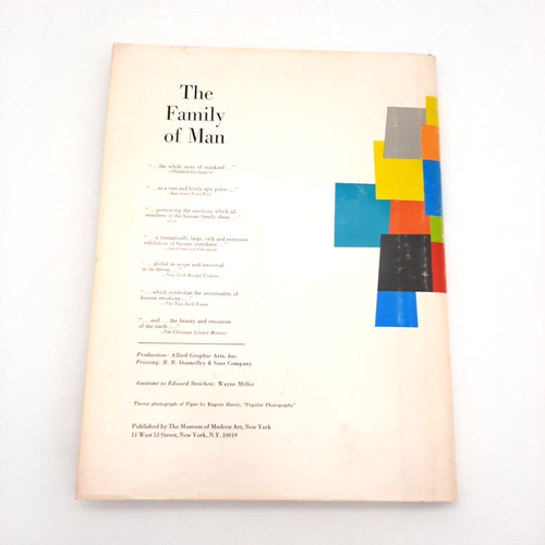 The Family Of Man Edward Steichen 1955 HCDJ MoMA Photo Exhibit 1st Edition - Foto 3 di 22