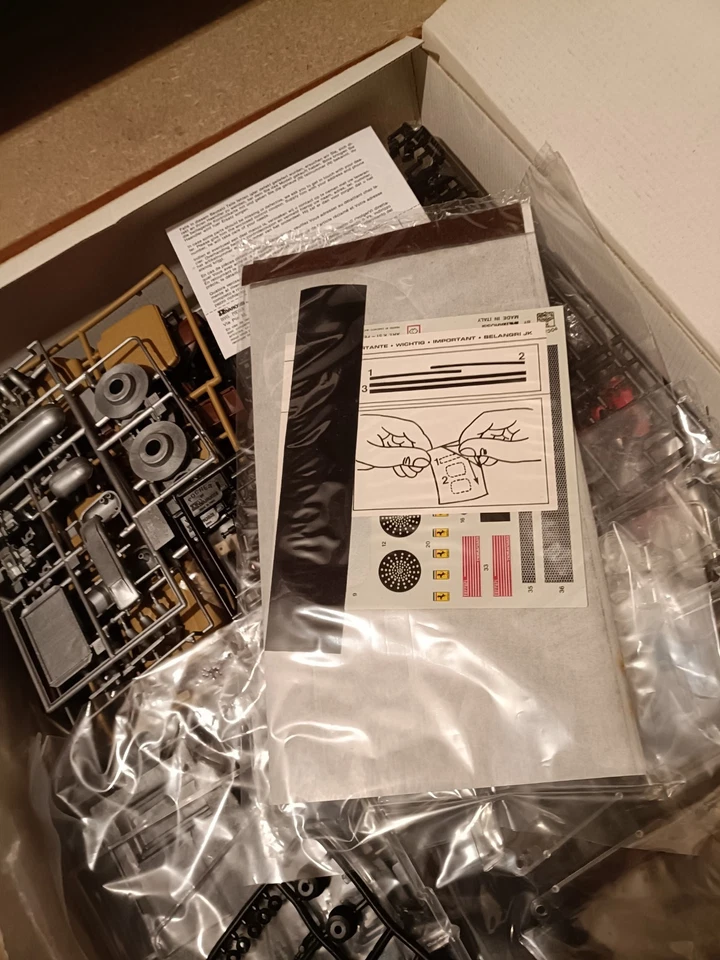 Pocher Rivarossi 1/8 Ferrari Testarossa ---"SENZA COPERCHIO"--- - Immagine 3 di 3