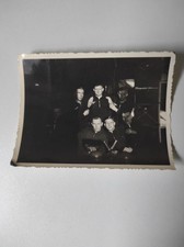 Foto 2.WK Soldaten in der Unterkunft,Freizeit,Stahlhelm,Dolch