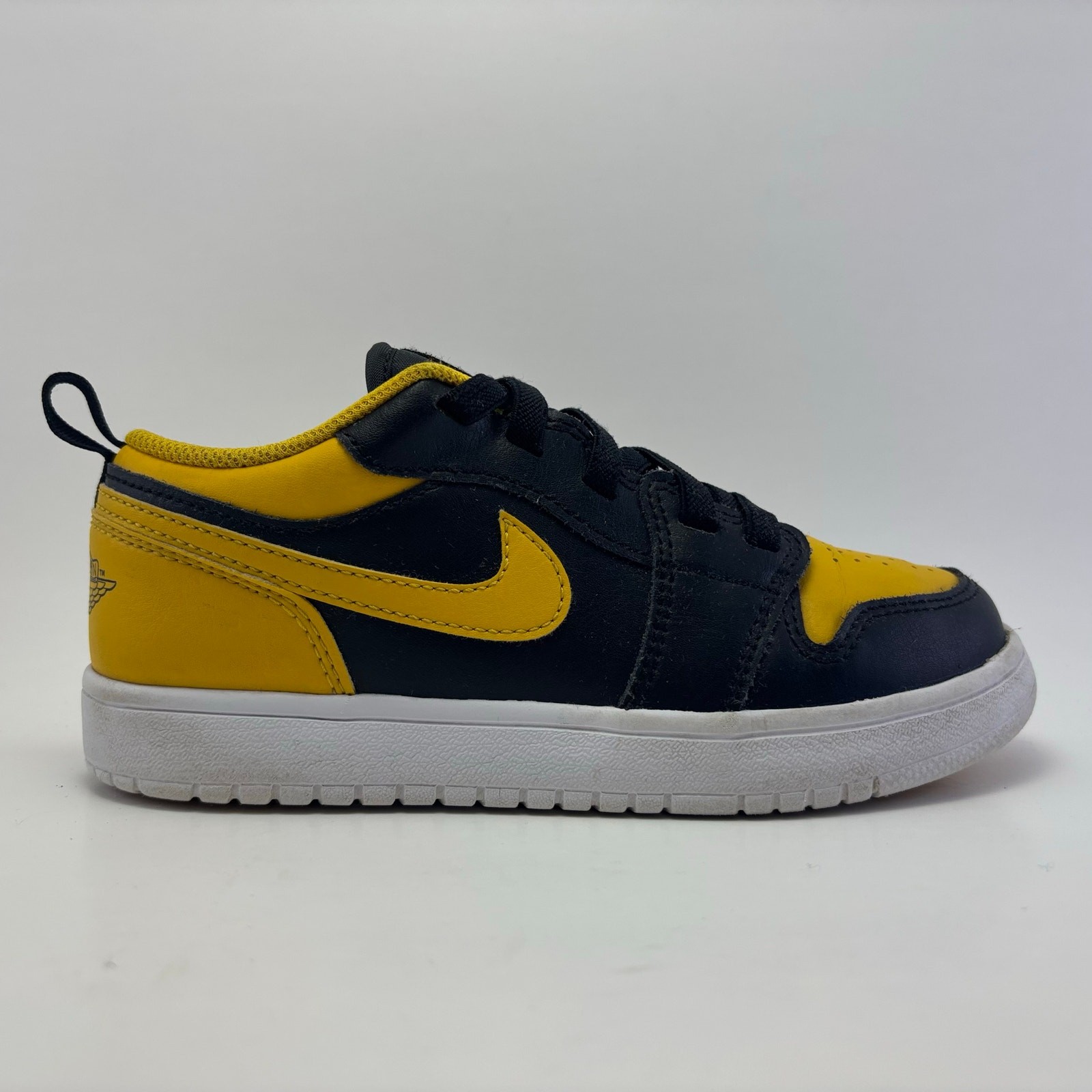 NIKE AIR JORDAN 1 Low ALT Black & Yellow Basketball Youth Shoes Size 1.5Y