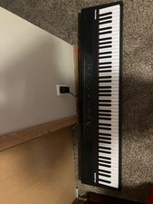 Electric piano slightly used but it s really fun and it can use different tunes