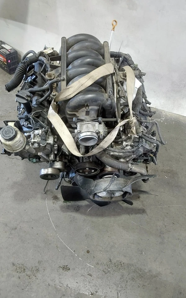 2011 Nissan Titan SV 5.6L 2WD Engine Motor Assembly OEM - Image 3 of 4