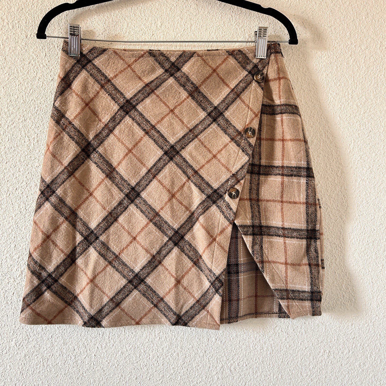 Plaid preppy skirt for women in medium beige academia school style