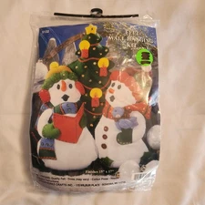 #5132 Design Works Craft Kit "Caroling Snowmen" Felt & Sequin Wall Hanging Kit